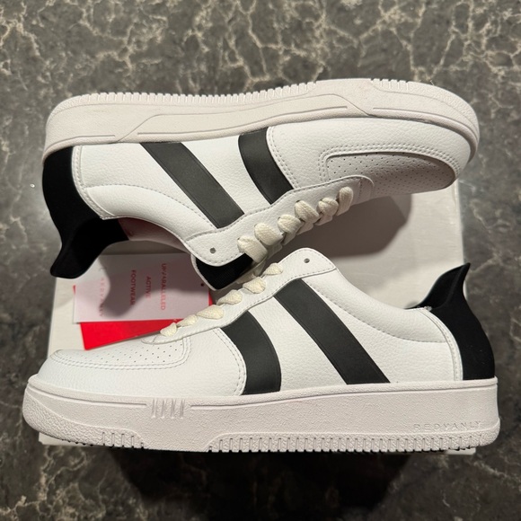 NEW Redvanly Contender Sneaker (Bright White/Tuxedo) - Picture 2 of 9